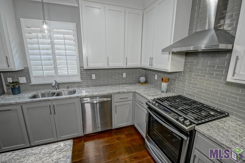 12424 Grand Villa Court Baton Rouge, LA 70817 - Photo 3 of 33