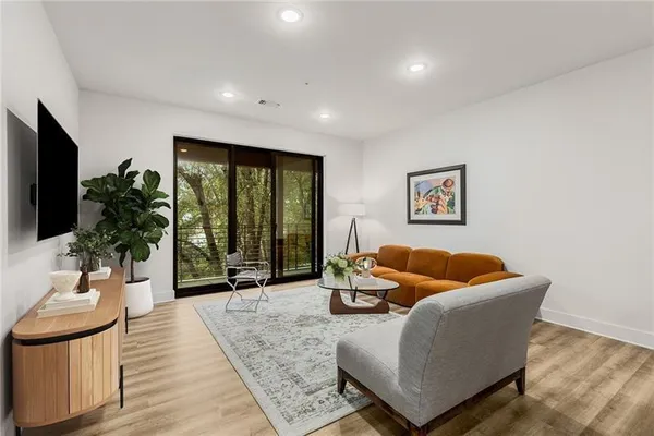 $2,050 | 112 Rogers Street Northeast, Unit 303, Atlanta, GA 30317