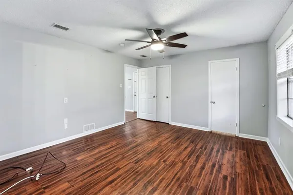 $1,450 | 15106 County Road 431, Unit B, Lindale, TX 75771