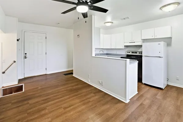 $1,450 | 15106 County Road 431, Unit B, Lindale, TX 75771