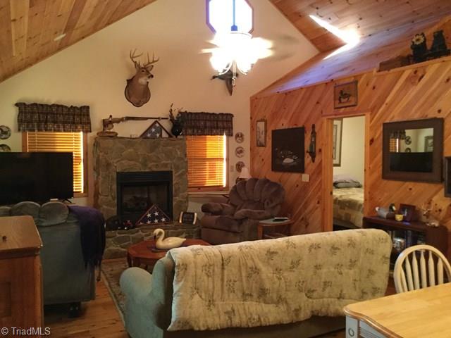 3043 Buck Mountain Road Purlear, NC 28665 - Photo 21 of 22