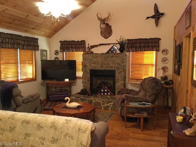 3043 Buck Mountain Road Purlear, NC 28665 - Photo 9 of 22