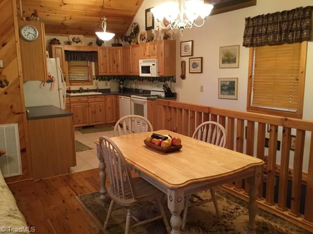3043 Buck Mountain Road Purlear, NC 28665 - Photo 10 of 22