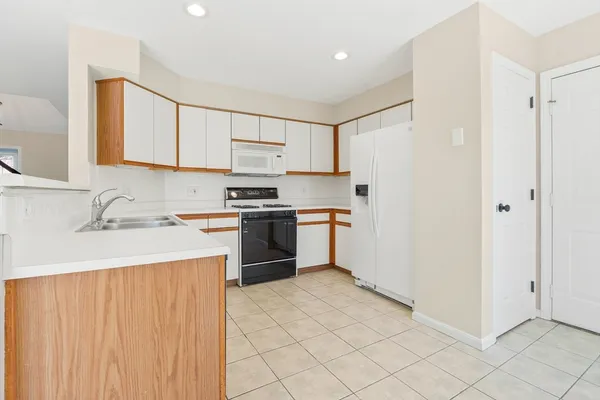 $699,900 | 4 Lilacwood Circle, Haverhill, MA 01832