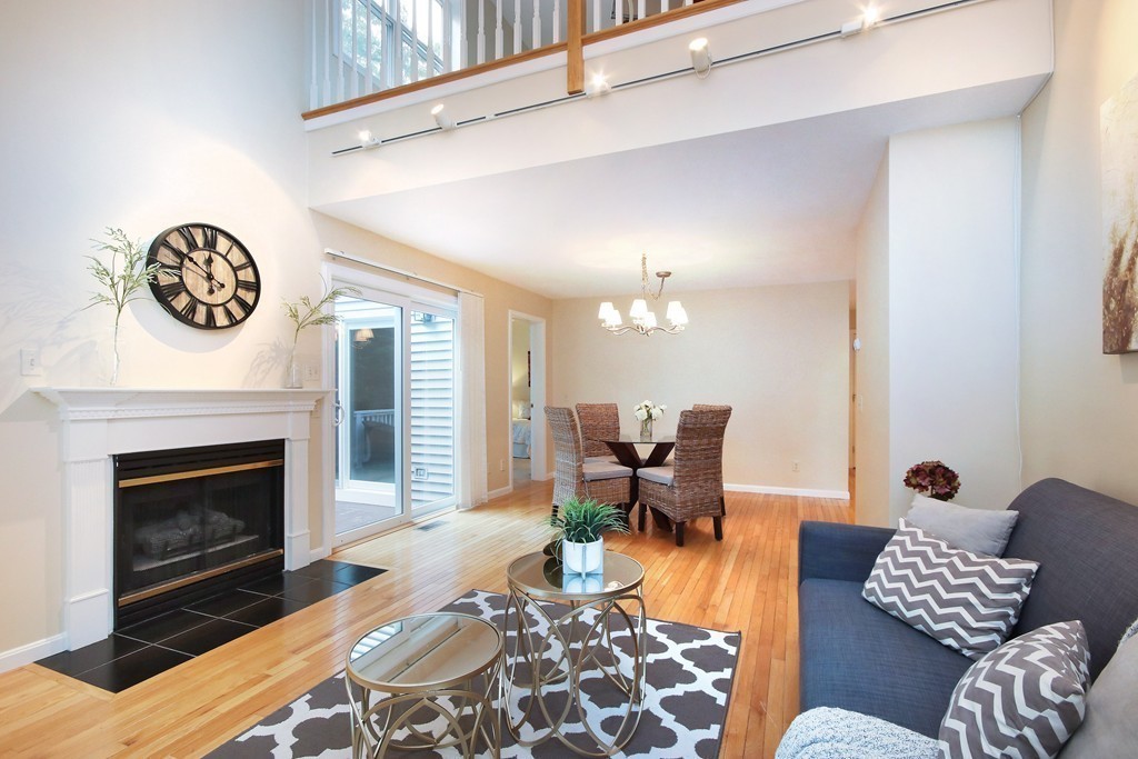 19 Maple Ridge Drive, Unit 19 Burlington, MA 01803 - Photo 4 of 27 Gallery Image 4