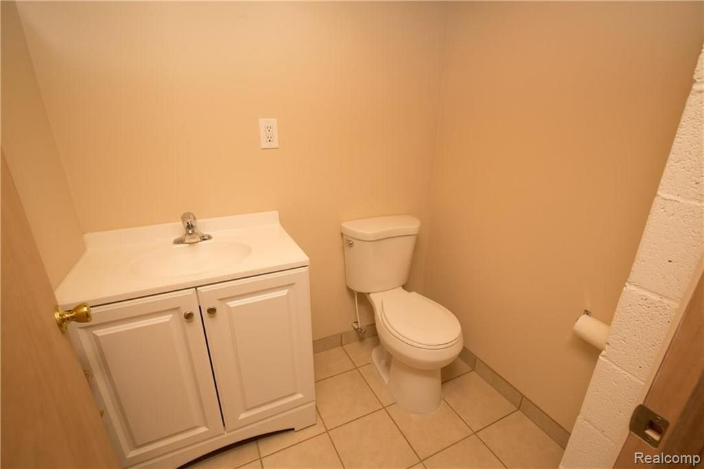 2903 West Auburn Road Rochester Hills, MI 48309 - Photo 31 of 36