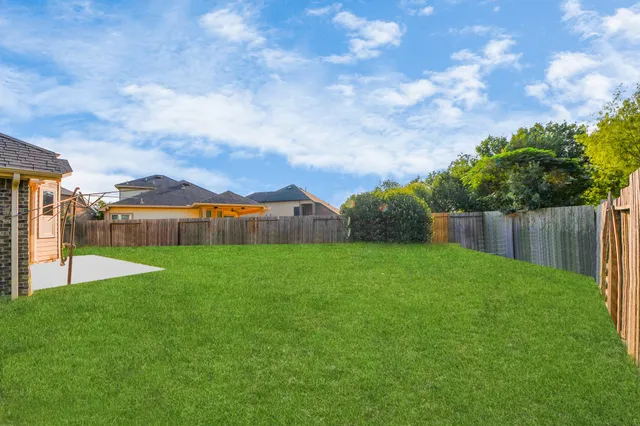 $2,399 | 2402 Village Lakes Drive, Katy, TX 77493