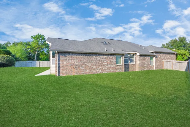 $2,399 | 2402 Village Lakes Drive, Katy, TX 77493