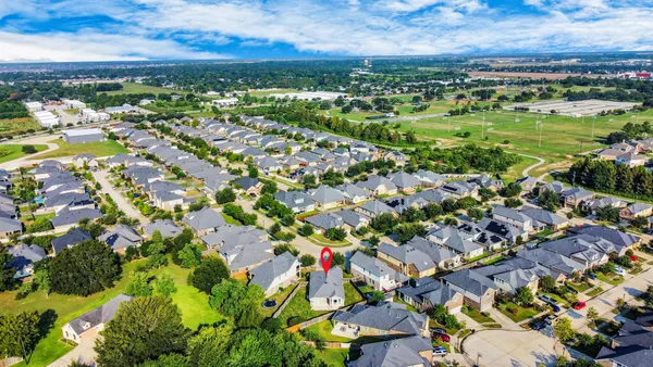 $2,150 | 2402 Village Lakes Drive, Katy, TX 77493