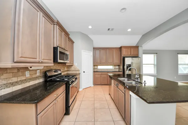 $2,150 | 2402 Village Lakes Drive, Katy, TX 77493