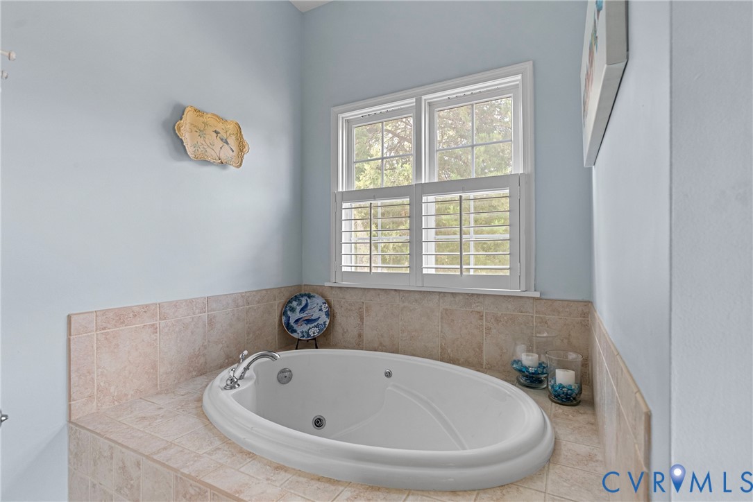 935 Ring Farm Road White Stone, VA 22578 - Photo 29 of 52 Bathroom featuring a whirlpool tub