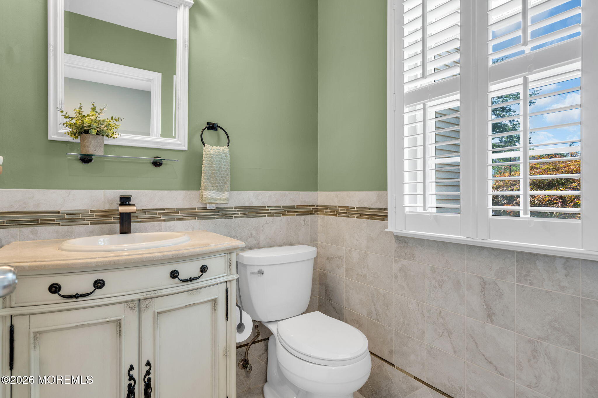 5 Painted Wagon Road, Unit 108 Holmdel, NJ 07733 - Photo 13 of 34 Powder Room 1st Floor