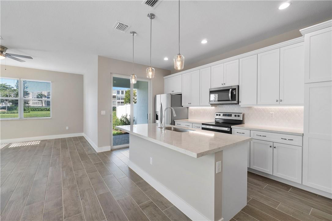 569 Sanderling Circle Deerfield Beach, FL 33442 - Photo 8 of 44 Photo 8