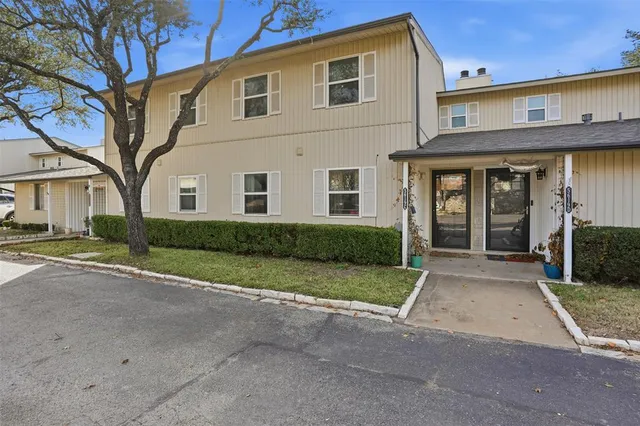 $450,000 | 5619 Thunderbird Court, Unit C, Granbury, TX 76049