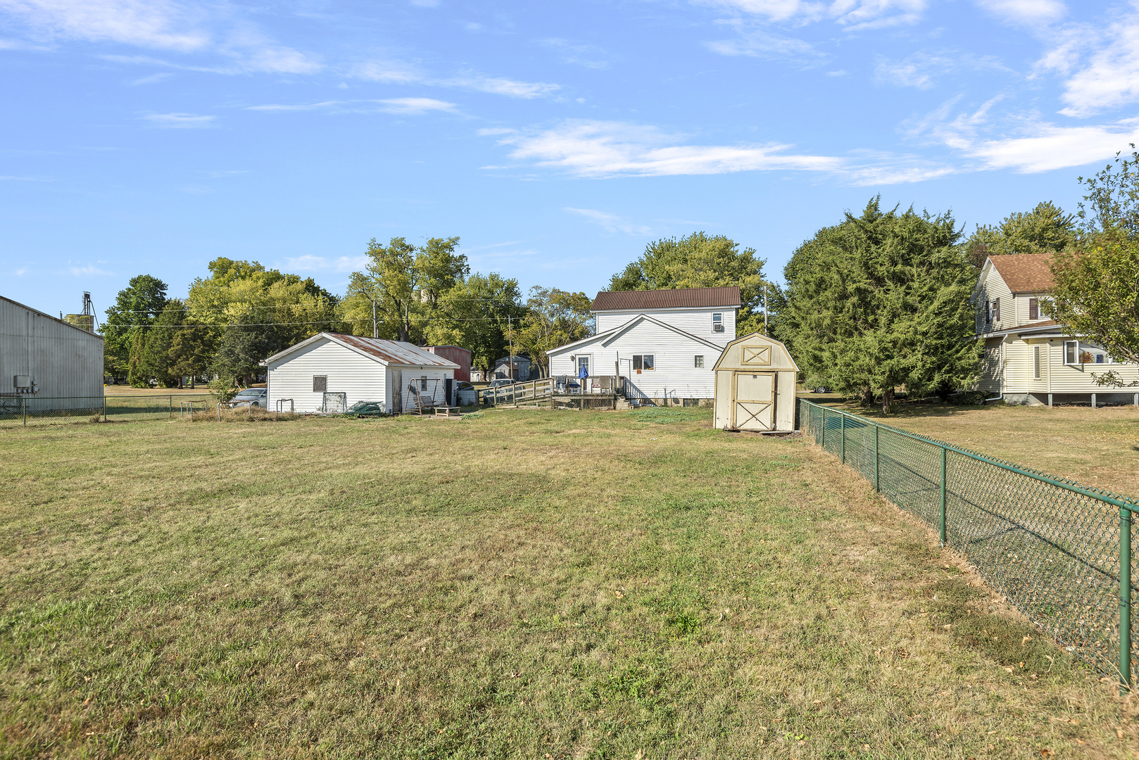 215 Grove Street Weldon, IL 61882 - Photo 24 of 26