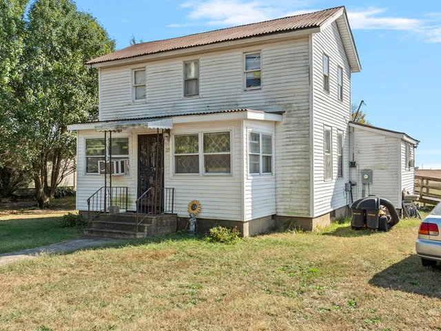 $94,900 | 215 Grove Street, Weldon, IL 61882