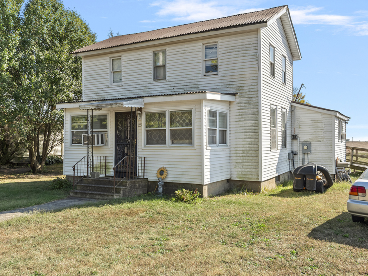 215 Grove Street Weldon, IL 61882 - Photo 3 of 26