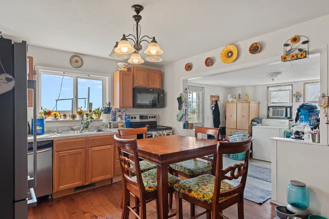 $94,900 | 215 Grove Street, Weldon, IL 61882