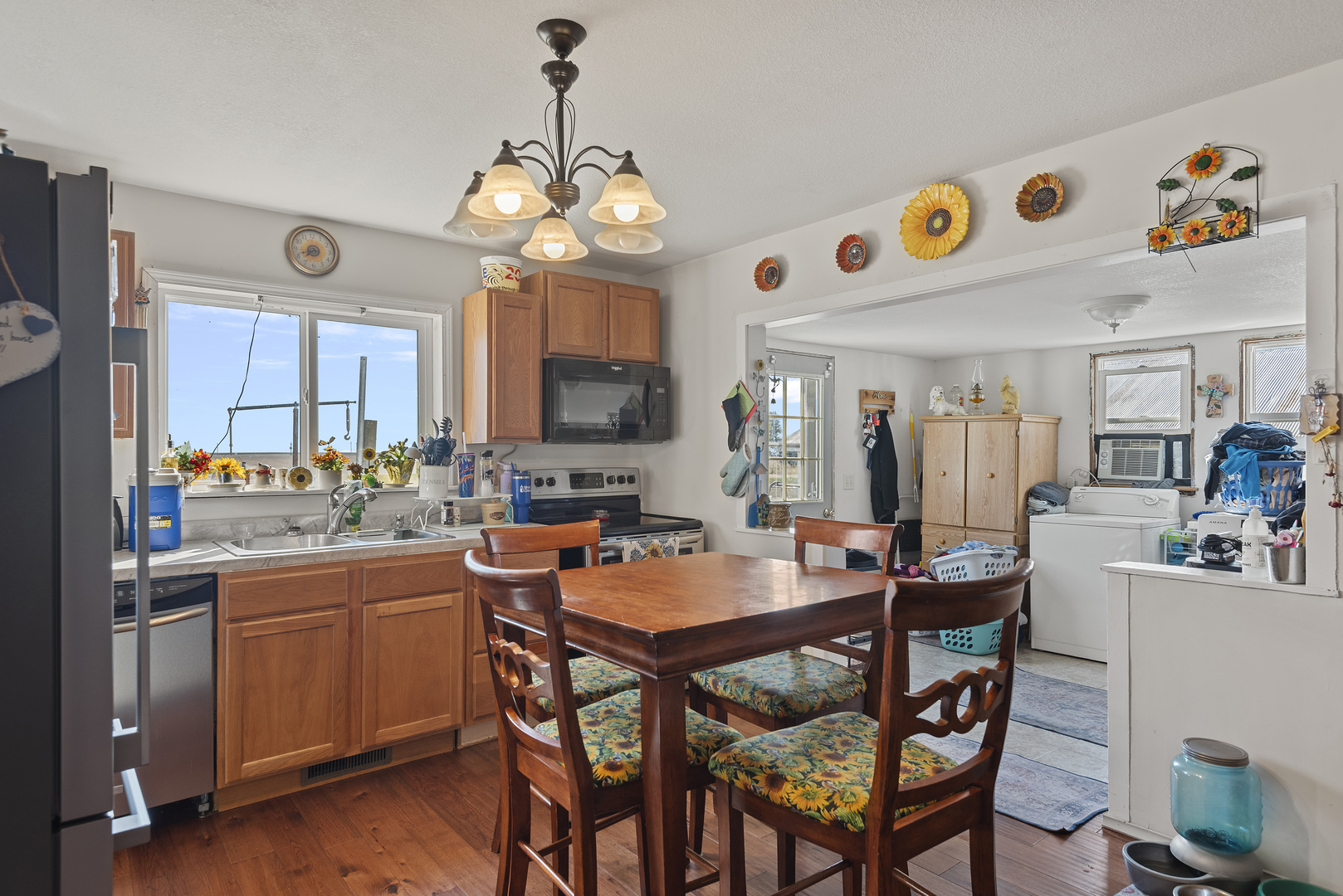 215 Grove Street Weldon, IL 61882 - Photo 7 of 26