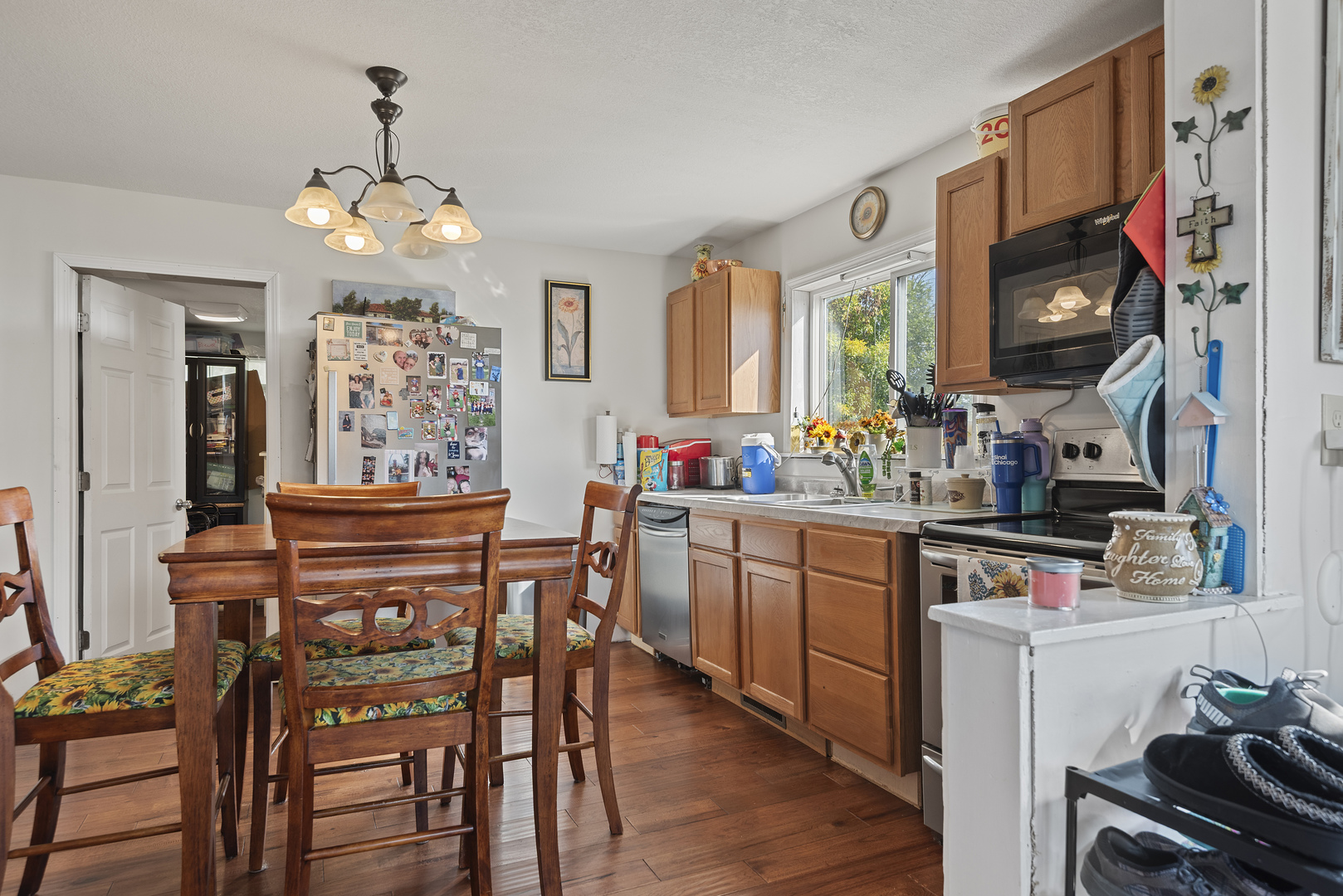 215 Grove Street Weldon, IL 61882 - Photo 9 of 26