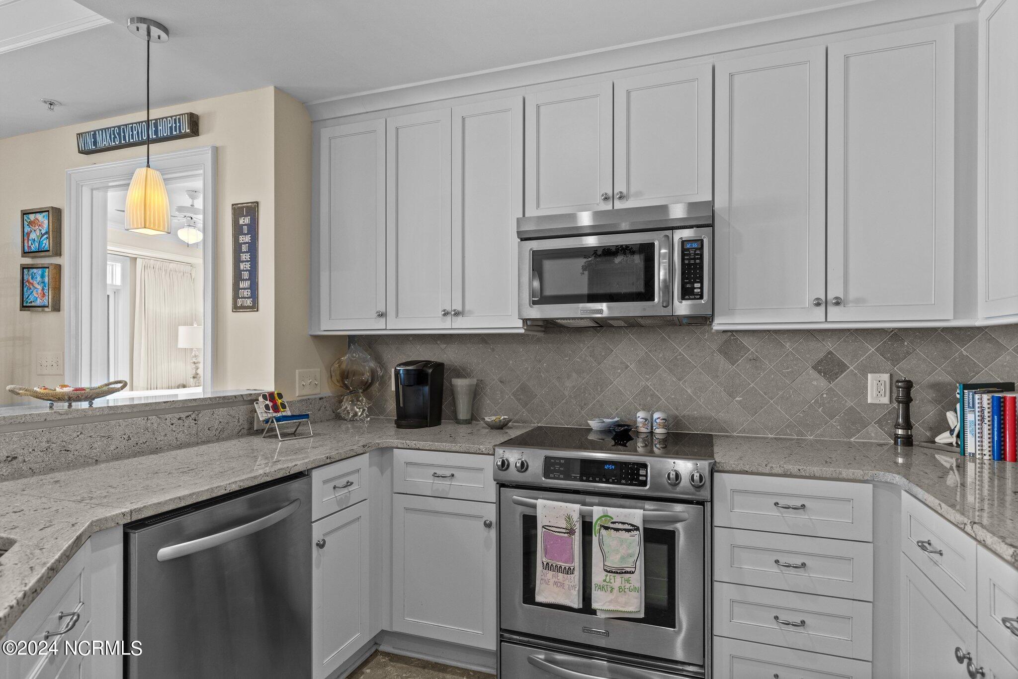 1435 Salter Path Road, Unit D4 Indian Beach, NC 28512 - Photo 13 of 64 17-web-or-mls-1S3A2655