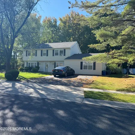 $675,000 | 28 Cypress Lane, Matawan, NJ 07747