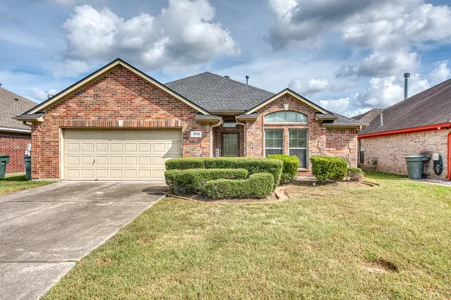 $259,900 | 5710 Lori Lane, Beaumont, TX 77713