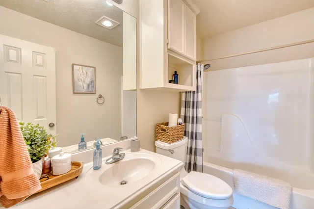 $259,900 | 5710 Lori Lane, Beaumont, TX 77713