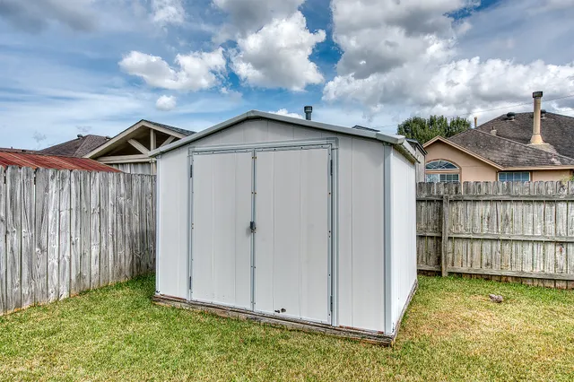 $259,900 | 5710 Lori Lane, Beaumont, TX 77713