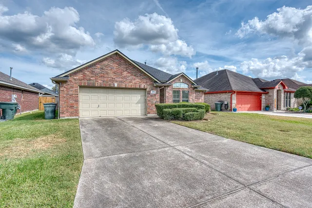 $259,900 | 5710 Lori Lane, Beaumont, TX 77713
