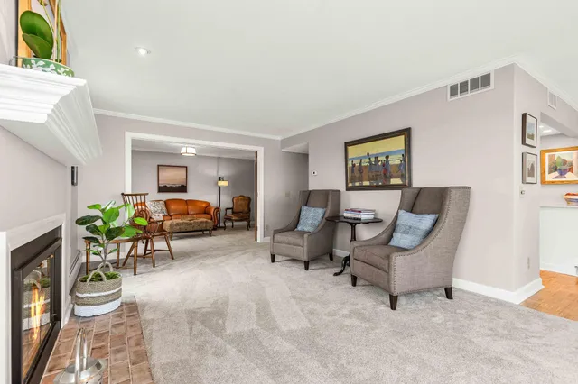 $1,145,000 | 603 Lake Street, Unit 214, Excelsior, MN 55331