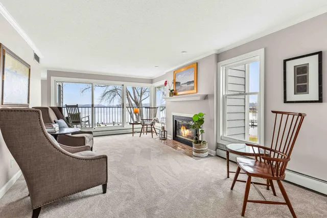 $1,145,000 | 603 Lake Street, Unit 214, Excelsior, MN 55331