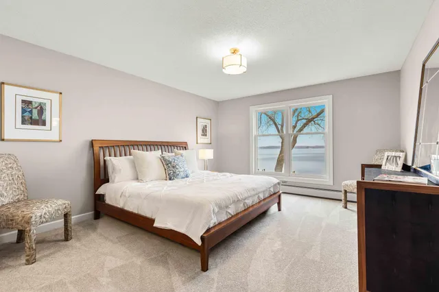 $1,145,000 | 603 Lake Street, Unit 214, Excelsior, MN 55331