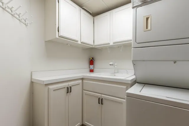 $1,145,000 | 603 Lake Street, Unit 214, Excelsior, MN 55331