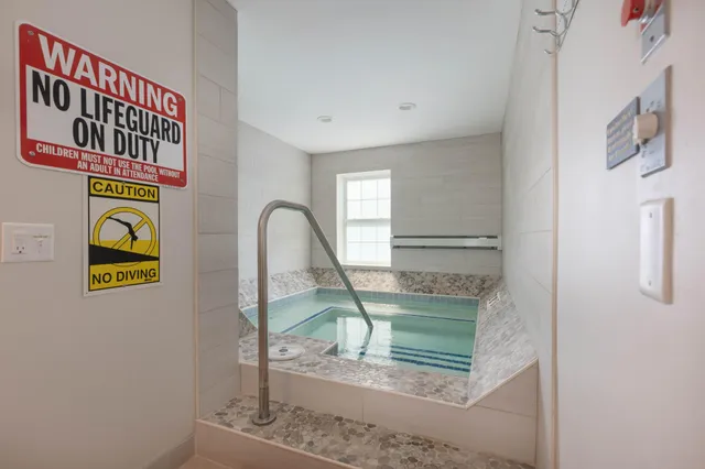 $1,145,000 | 603 Lake Street, Unit 214, Excelsior, MN 55331