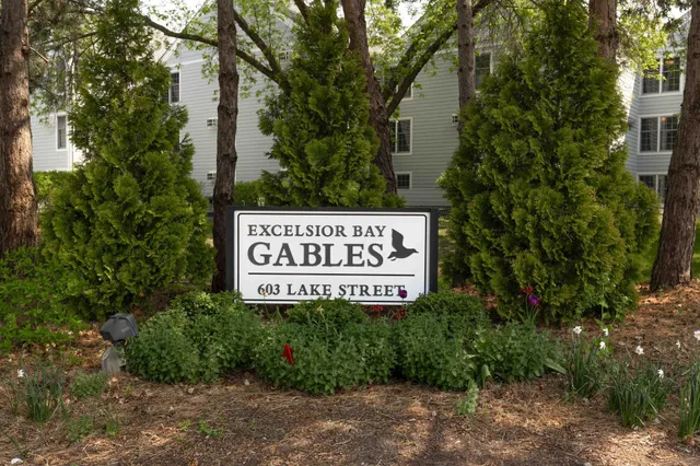 $1,145,000 | 603 Lake Street, Unit 214, Excelsior, MN 55331