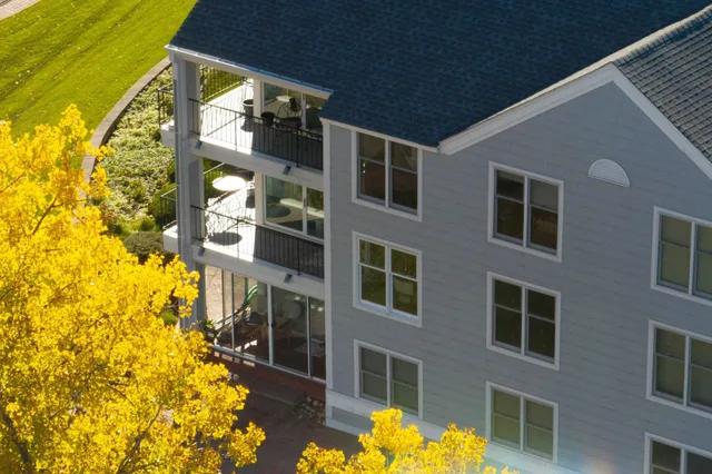 $1,145,000 | 603 Lake Street, Unit 214, Excelsior, MN 55331