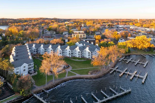 $1,145,000 | 603 Lake Street, Unit 214, Excelsior, MN 55331