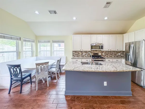 $2,400 | 3015 Gilford Lane, Katy, TX 77494
