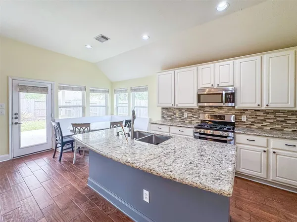 $2,400 | 3015 Gilford Lane, Katy, TX 77494