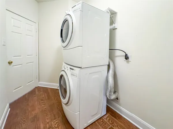 $2,400 | 3015 Gilford Lane, Katy, TX 77494