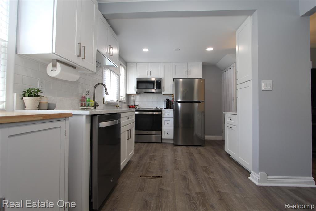 1670 Graefield Road Birmingham, MI 48009 - Photo 8 of 22