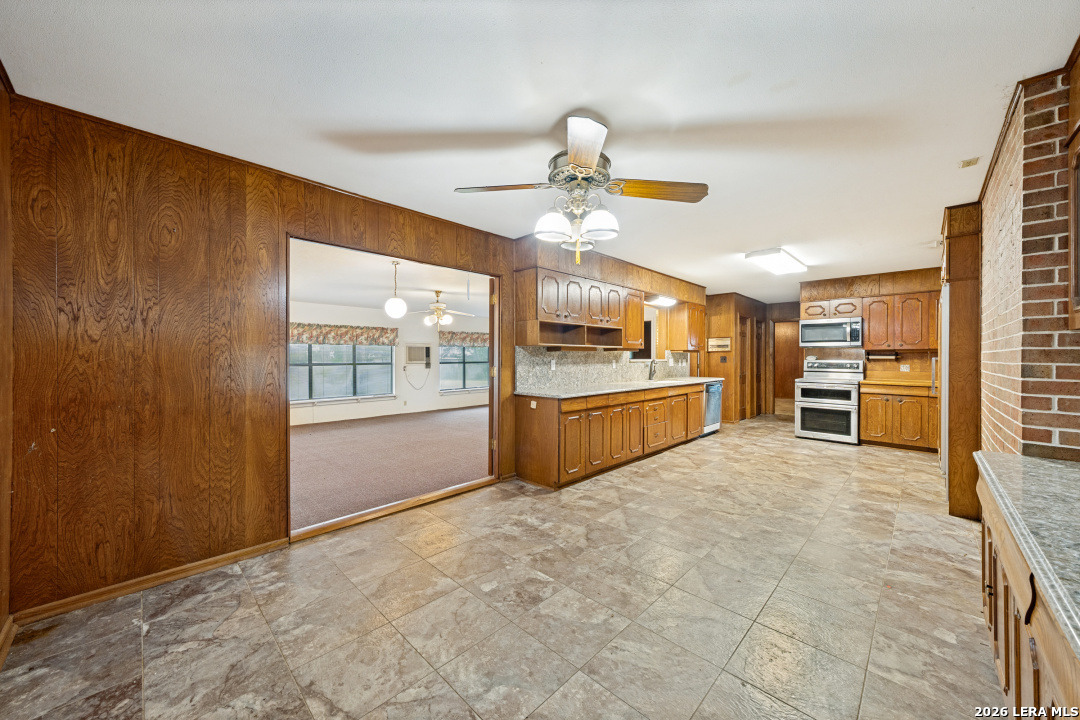 4875 Mt Olive Road Adkins, TX 78101 - Photo 7 of 31
