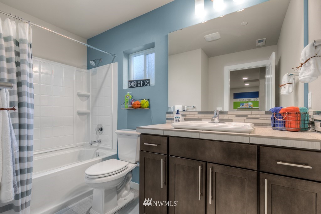 4117 B 208th Place Southeast, Unit 302 Bothell, WA 98021 - Photo 25 of 29 Gallery Image 25