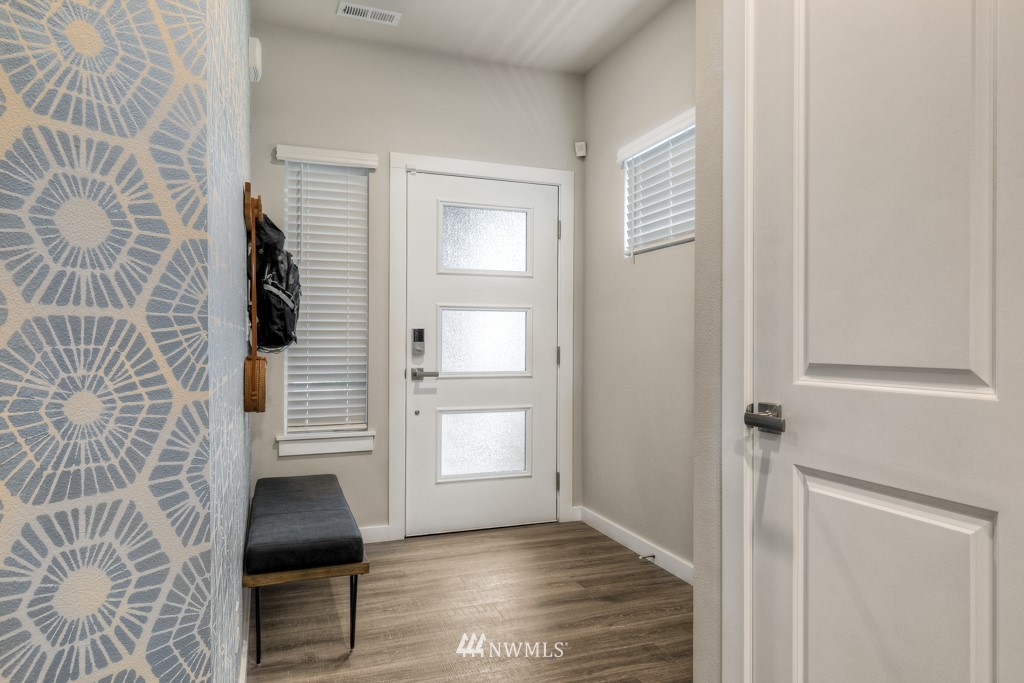 4117 B 208th Place Southeast, Unit 302 Bothell, WA 98021 - Photo 4 of 29 Gallery Image 4