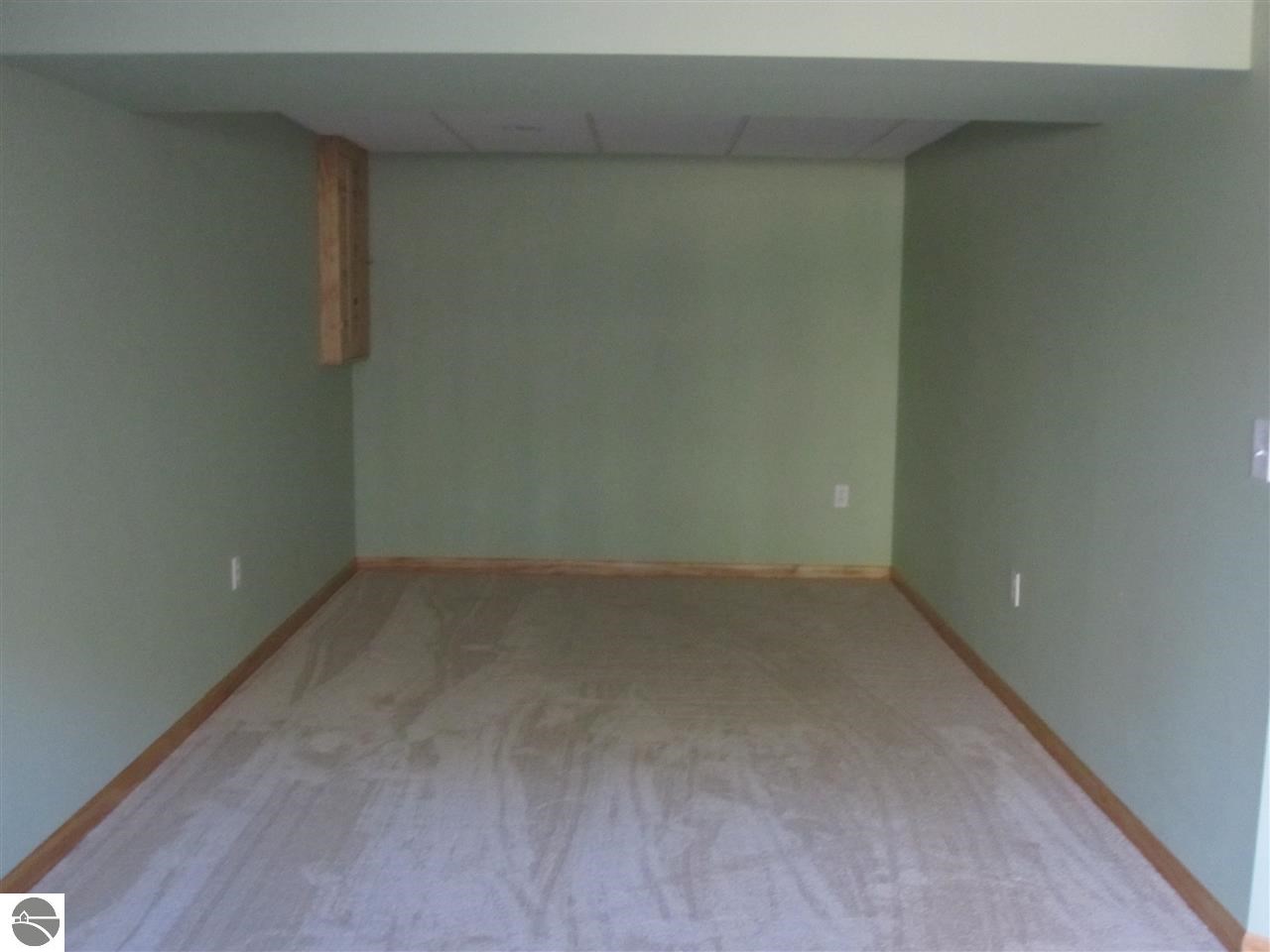 8380 North Long Lake Road Traverse City, MI 49685 - Photo 21 of 31 1778529-20.JPG