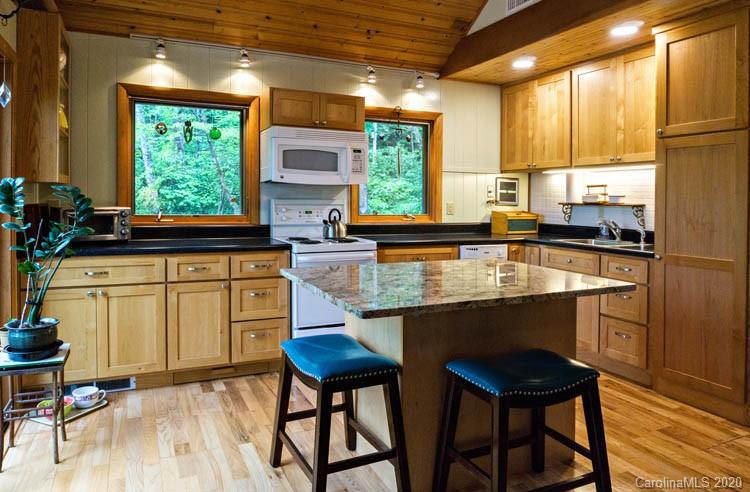 4101 Bald Creek Road Clyde, NC 28721 - Photo 6 of 45