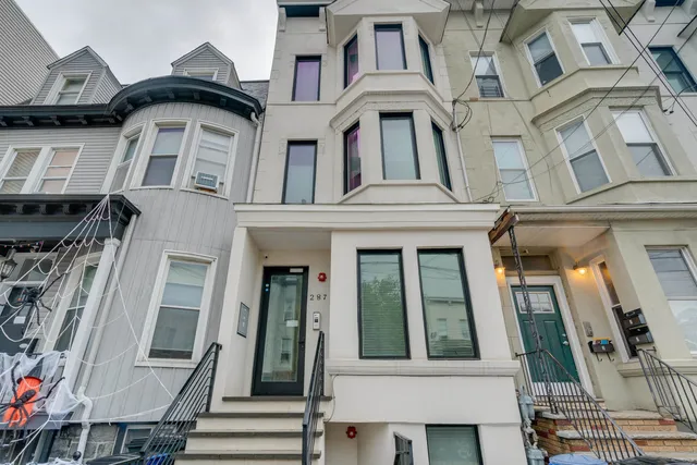 $3,400 | 287 Webster Avenue, Unit 2, Jersey City, NJ 07307
