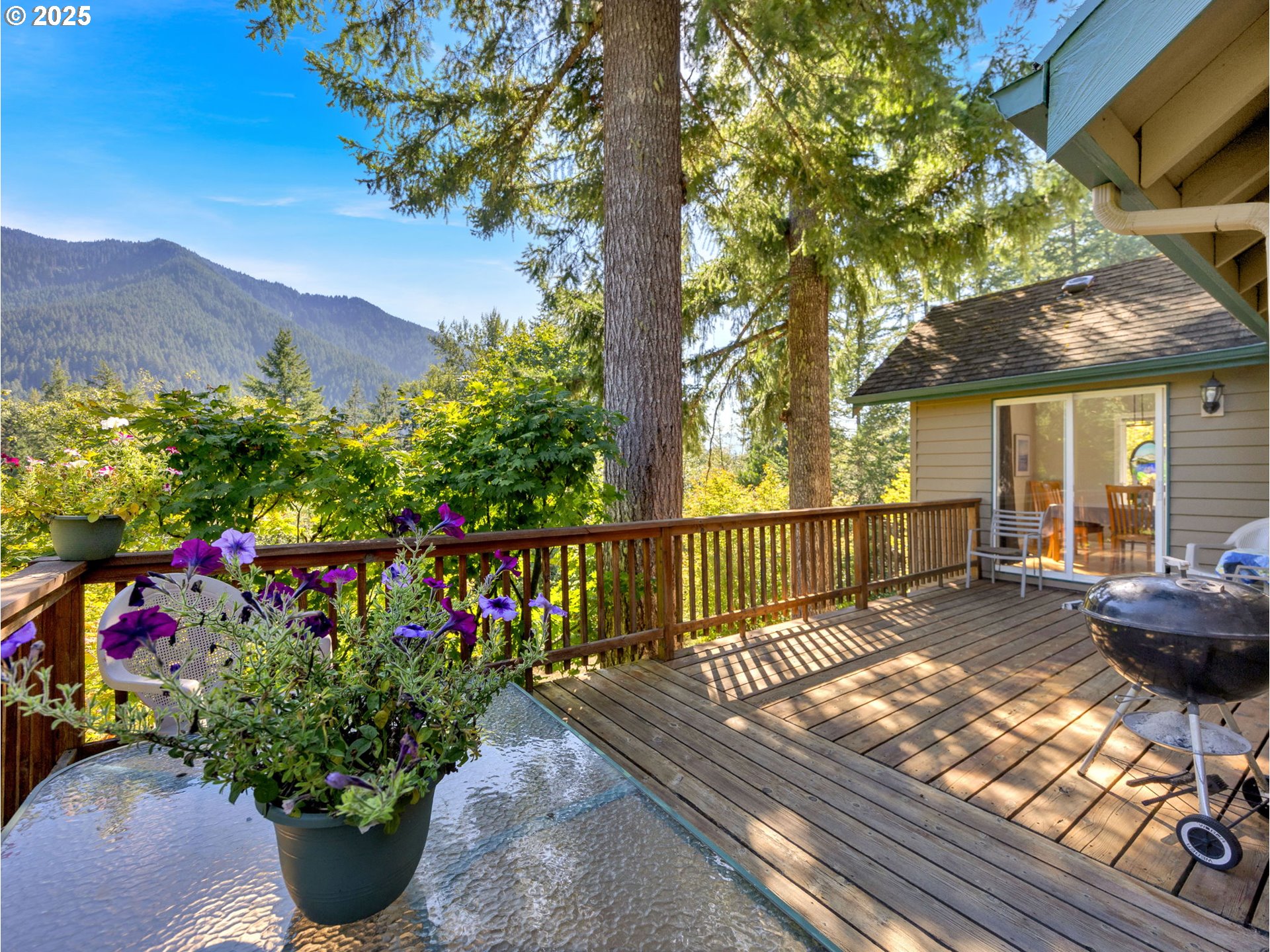20497 East Lolo Pass Road Rhododendron, OR 97049 - Photo 39 of 48 Bathroom, Attached