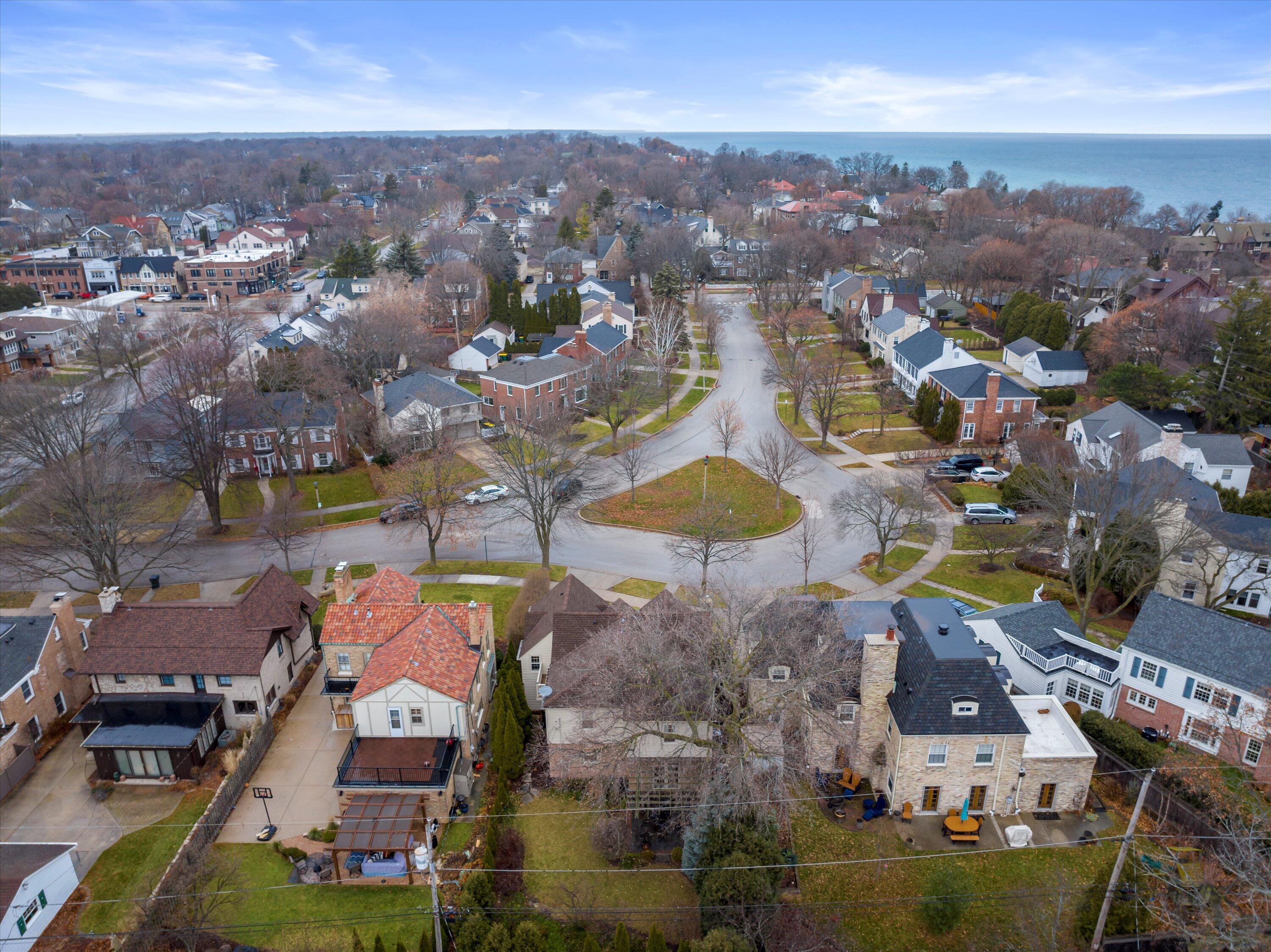 3916 North Ridgefield Circle Shorewood, WI 53211 - Photo 44 of 53 09-DJI_20231202115158_0440_D